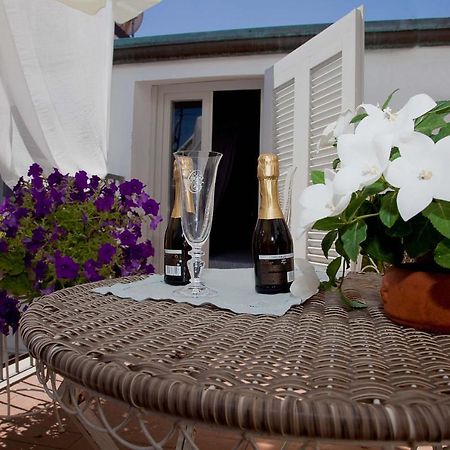 Hotel La Petite Maison Viareggio Extérieur photo
