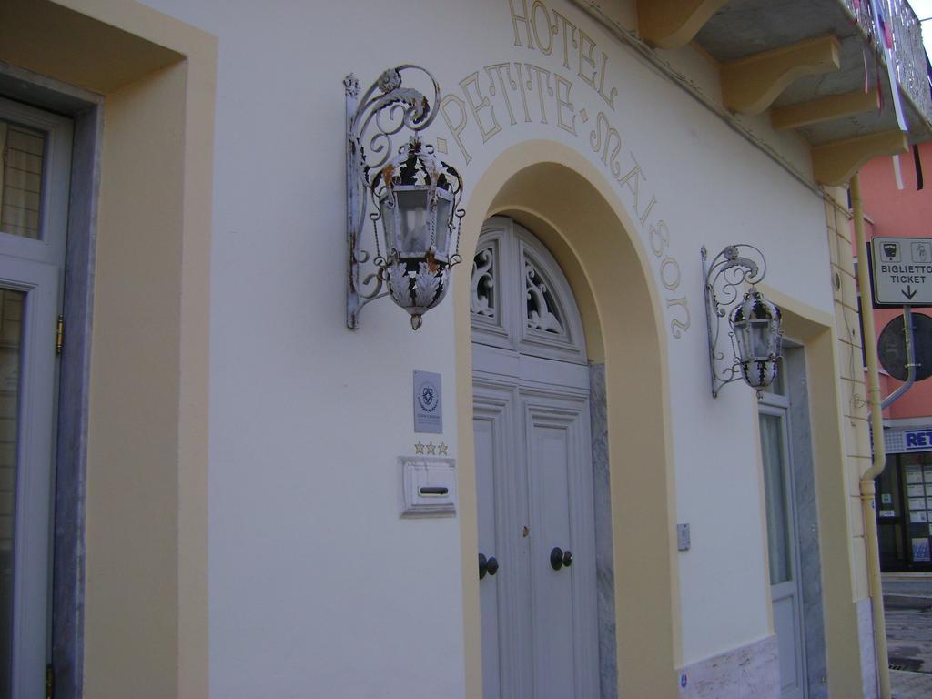 Hotel La Petite Maison Viareggio Extérieur photo