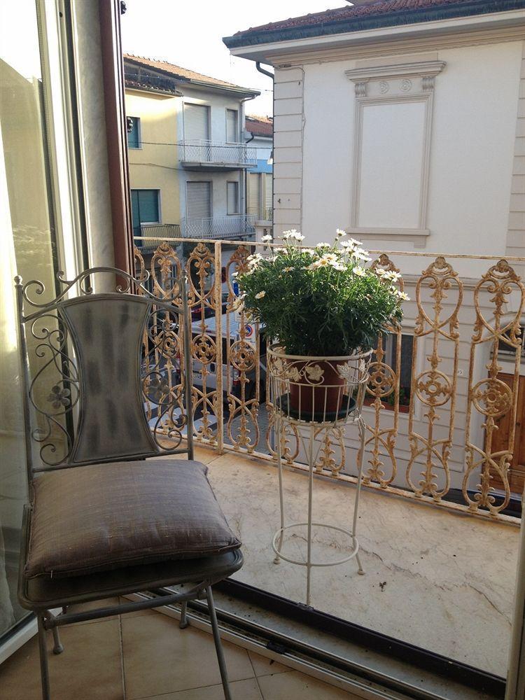 Hotel La Petite Maison Viareggio Extérieur photo