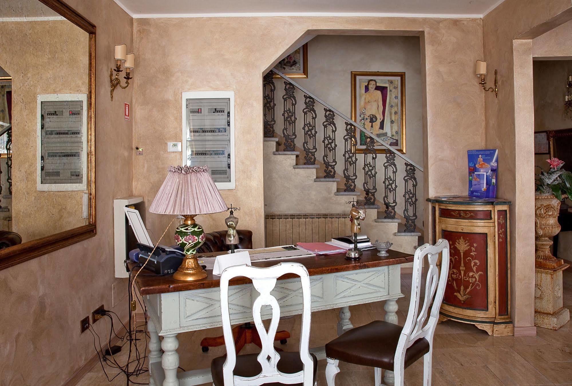 Hotel La Petite Maison Viareggio Extérieur photo
