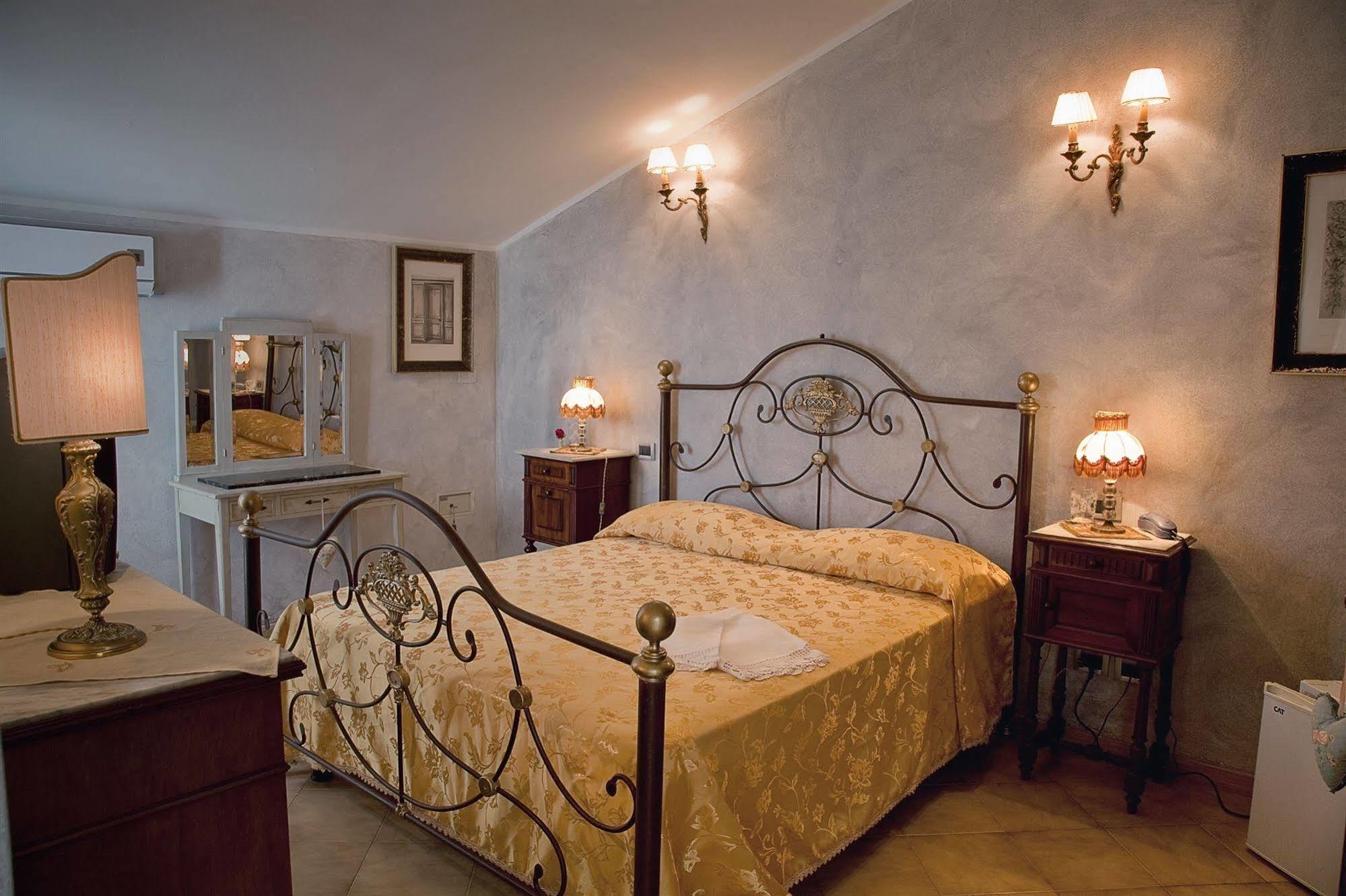 Hotel La Petite Maison Viareggio Extérieur photo